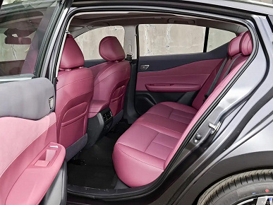 Не Teana, а какой-то Rolls-Royce. В Китае представлен Nissan Teana S380 Master Edition: двухцветный кузов, топовое оснащение и передовые технологии &mdash; 162 тыс. юаней (1,8 млн рублей)